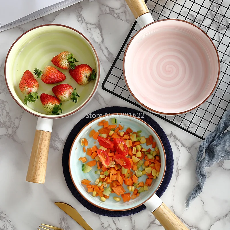 

Antique Large Creative Design Ceramic Bowl with Wood Handle Porcelain Soup Salad Rice Floral Bowl Container Ceramica Tableware