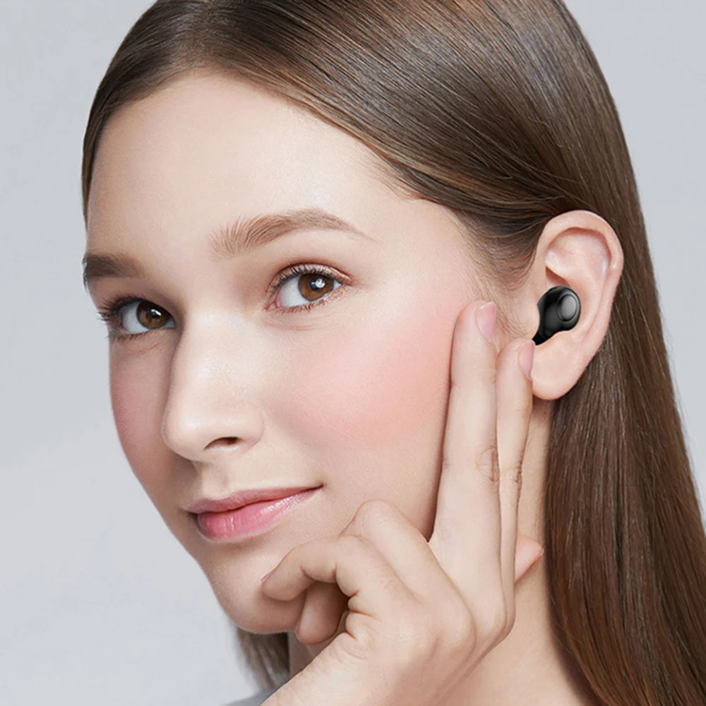 

1 set of Wireless Earbuds Game Earbuds Mini Earphone with Charging Box