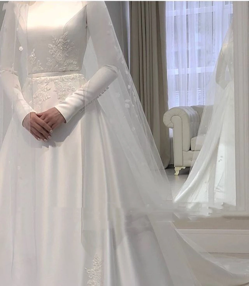

Long Sleeve Muslim Wedding Dress 2021 White Satin Buttons Lace Appliques Arabic A Line Bridal Gowns Custom Made