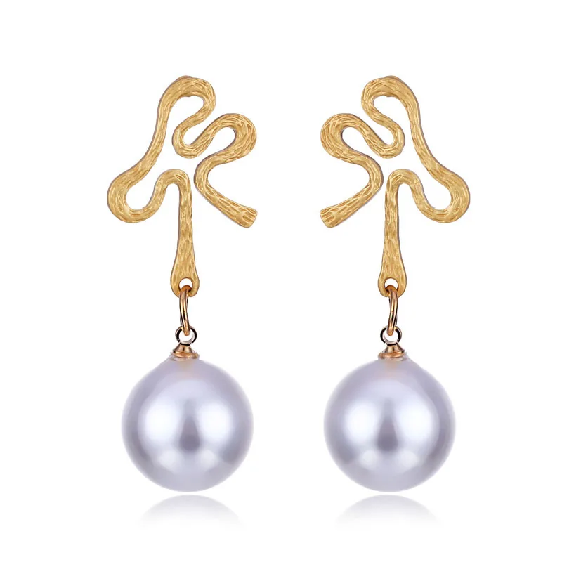 

Ins New Fashion Simple Hollow Pearls Dangle Earrings Luxury Earrings Girl Jewelry Women Party Earrings