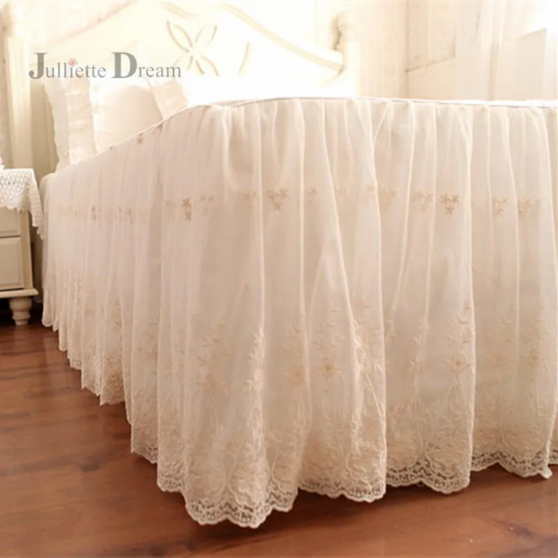 Роскошный комплект постельного белья с рюшами пододеяльником кружевной нитью