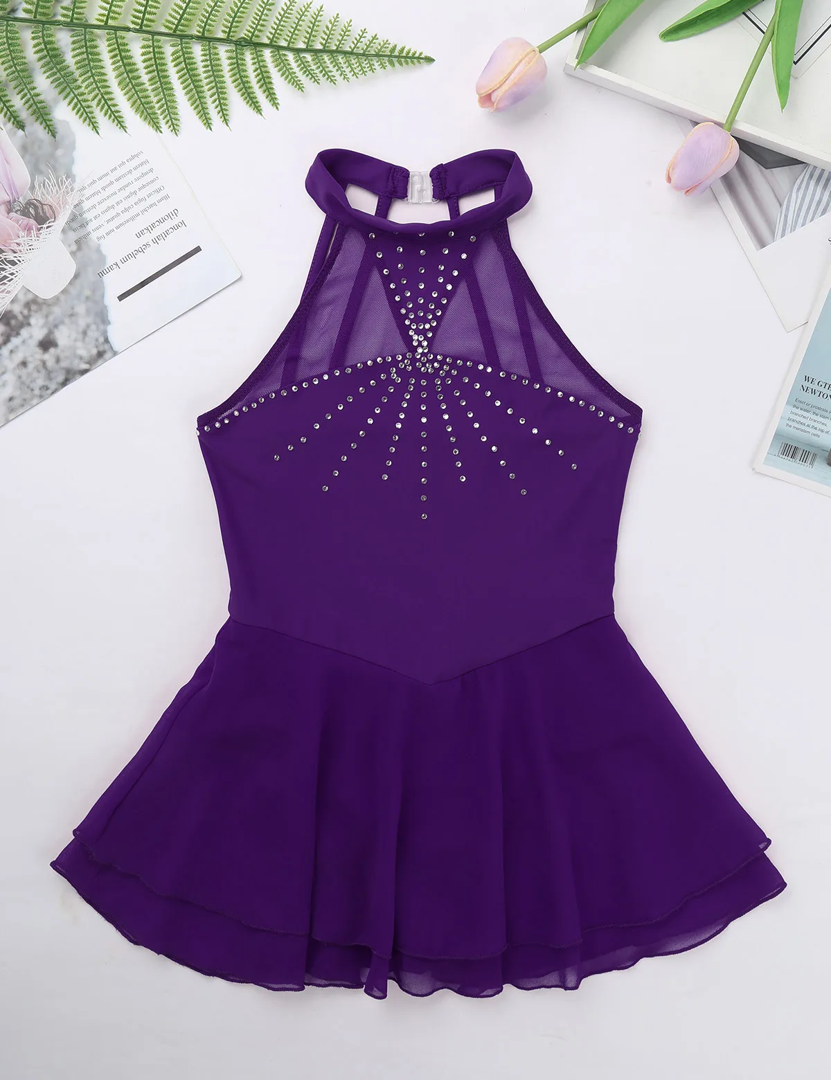 Детское платье для фигурного катания "Балерина" со сверкающими стразами и вставкой из сетки.