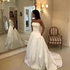 Атласное свадебное платье с открытыми плечами, со шлейфом