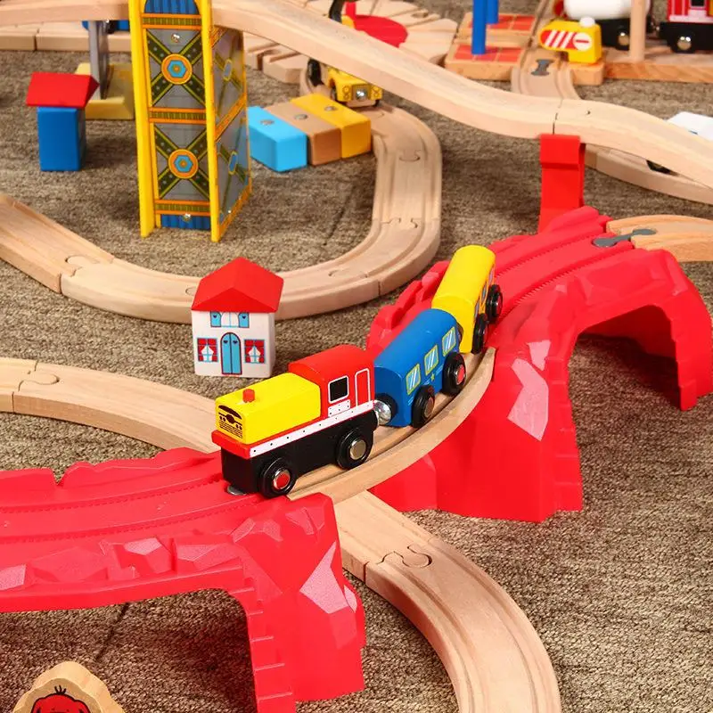 Деревянная железная дорога игрушка маленький поезд трек Magicl большой костюм для