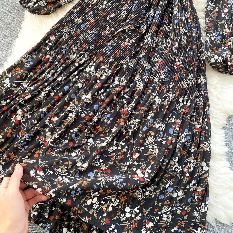 

French retro floral dress 2021 spring and summer new round neck bubble sleeve ear lace up waist A-line