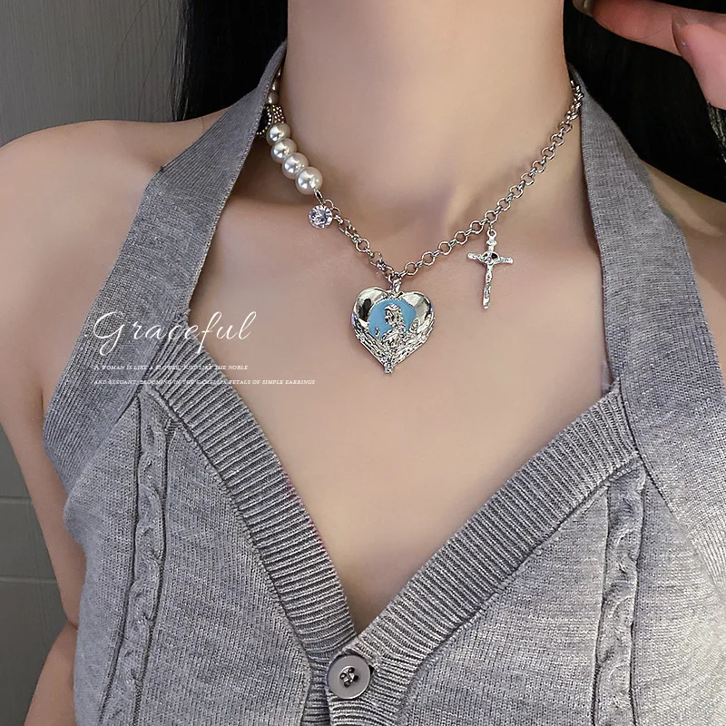 

Korean new fashion pearl inlaid diamond love cross necklace female temperament exquisite clavicle chain fashion party jewelry