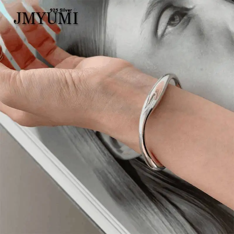 

Новый корейский однотонный Асимметричный женский браслет JMYUMI из стерлингового серебра 925 пробы, легкие роскошные изысканные модные ювелир...