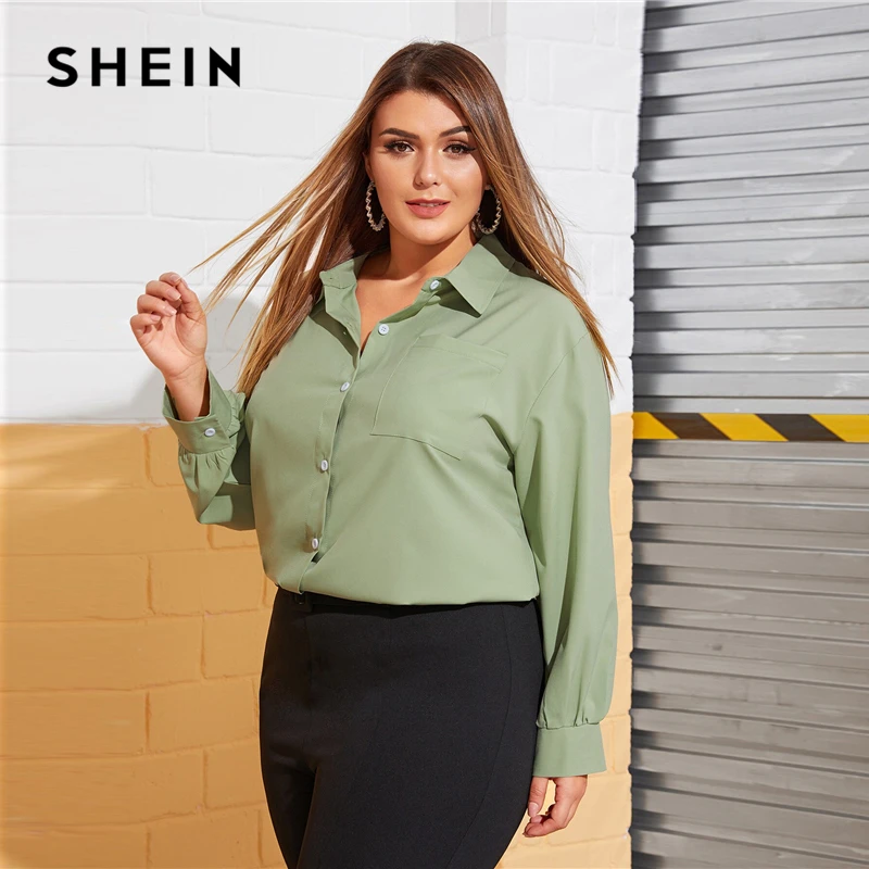 SHEIN плюс Размеры зеленый с передним карманом: Однотонная рубашка, блуза Для женщин Демисезонный отложной воротник длинный рукав Повседневное плюс Топ Блузки