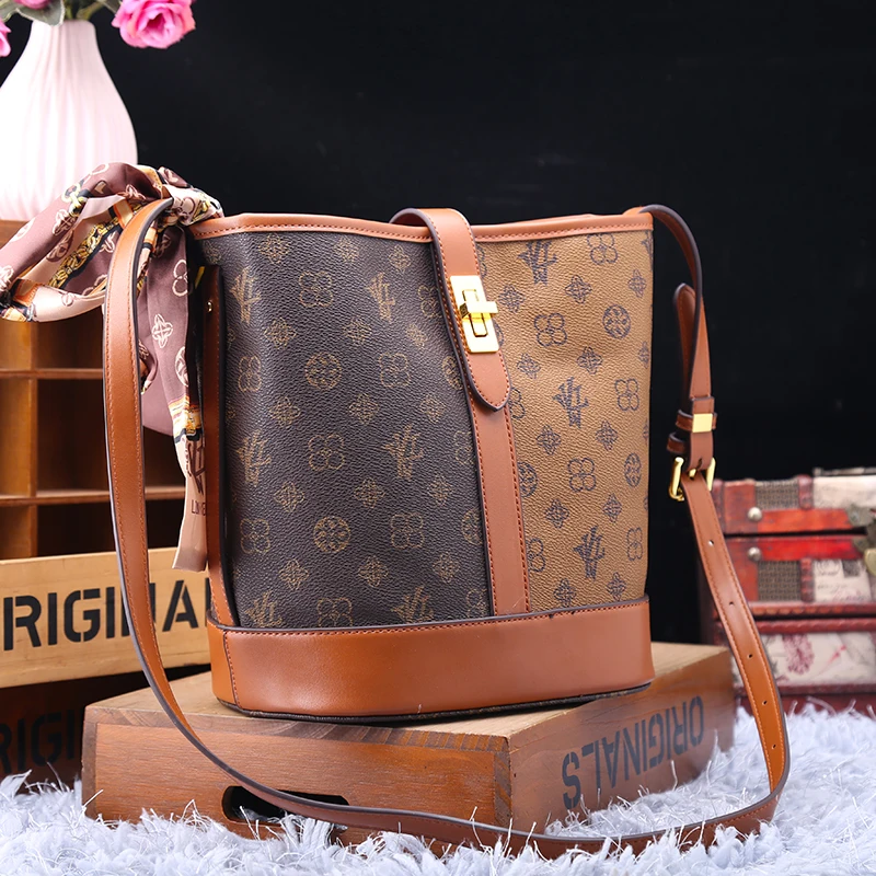 

Роскошная брендовая сумка-мешок из 100% натуральной кожи в стиле ретро, универсальная яркая женская сумка-мешок, повседневная сумка-мессендж...