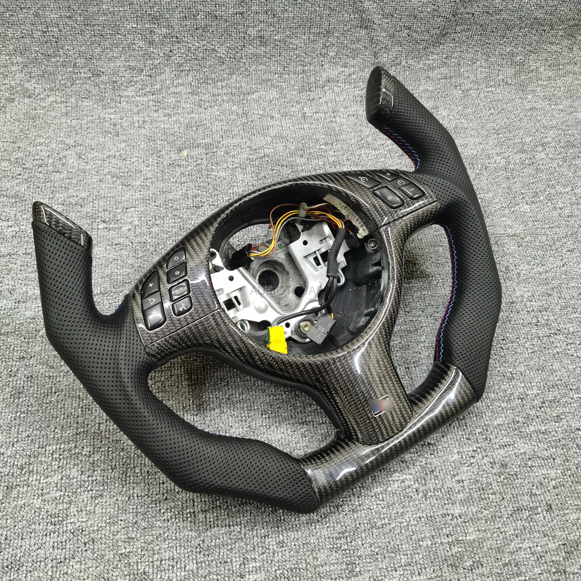 

100% Real Carbon Fiber Car Steering Wheel For BMW E46 ( Pilot Shape)