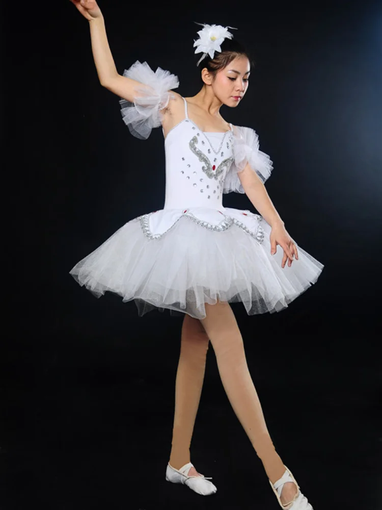 Женское балетное трико для взрослых платье пачка черно белое Лебединое озеро