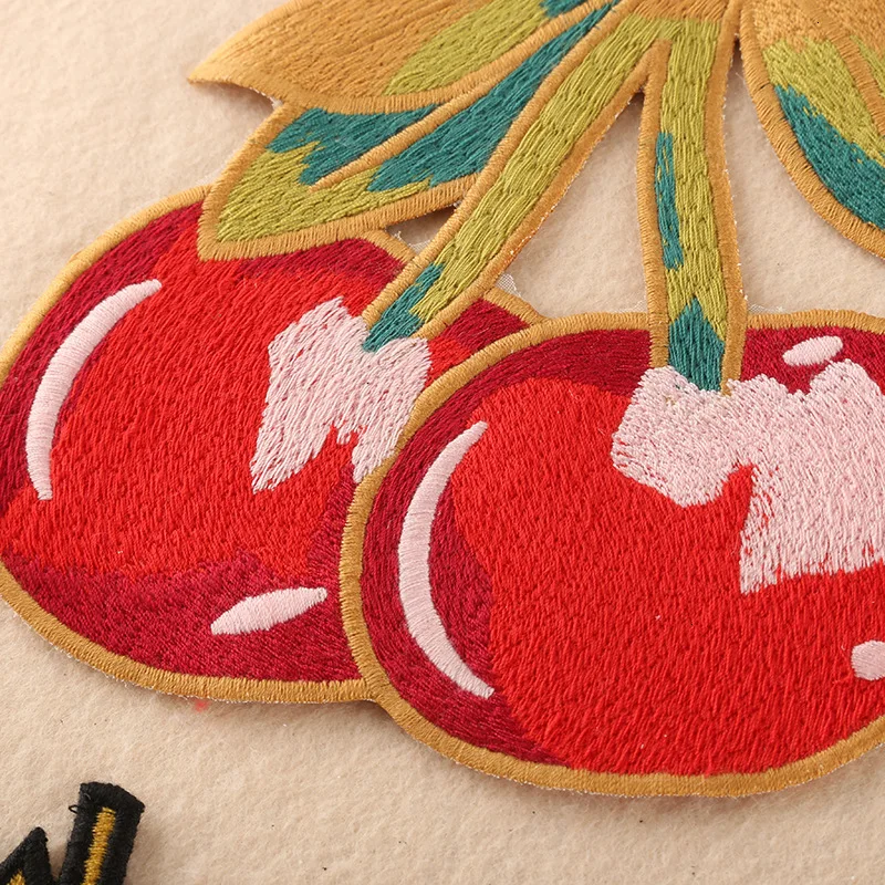 Наклейки с вышивкой в виде клубники и вишни |