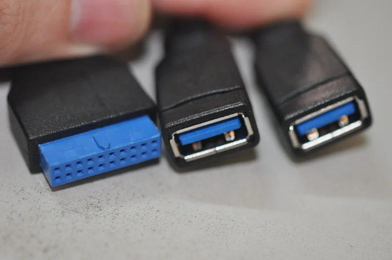 

Кабель-адаптер Lian-li Lian Li Industrial USB3.0 с задним карманом на 20-контактный прямой штекер Q02 Q03 Q18