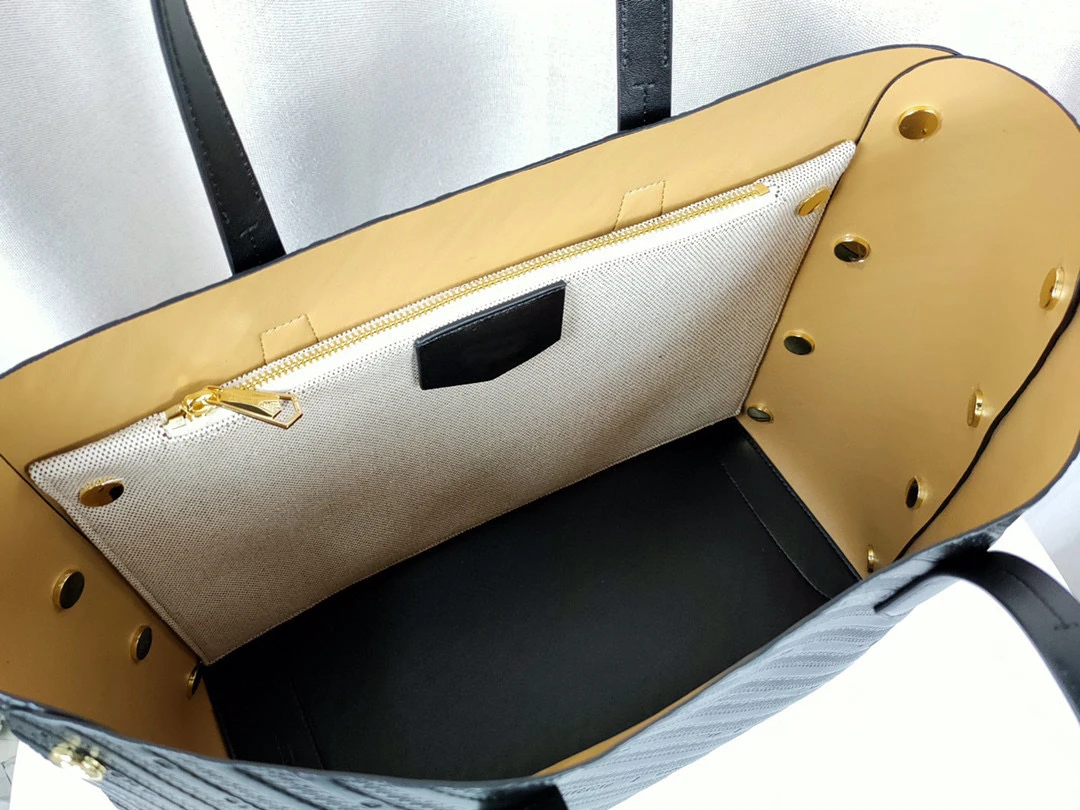 

Ladies Fashion Cosmetic Bag Shoulder Bag Tote Bag