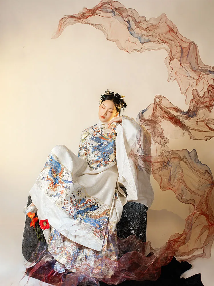 

2021 New [Qianyun] Ming Style Vertical Collar Long Coat Cardigan Woven Gold Makeup Winter Women's Hanfu