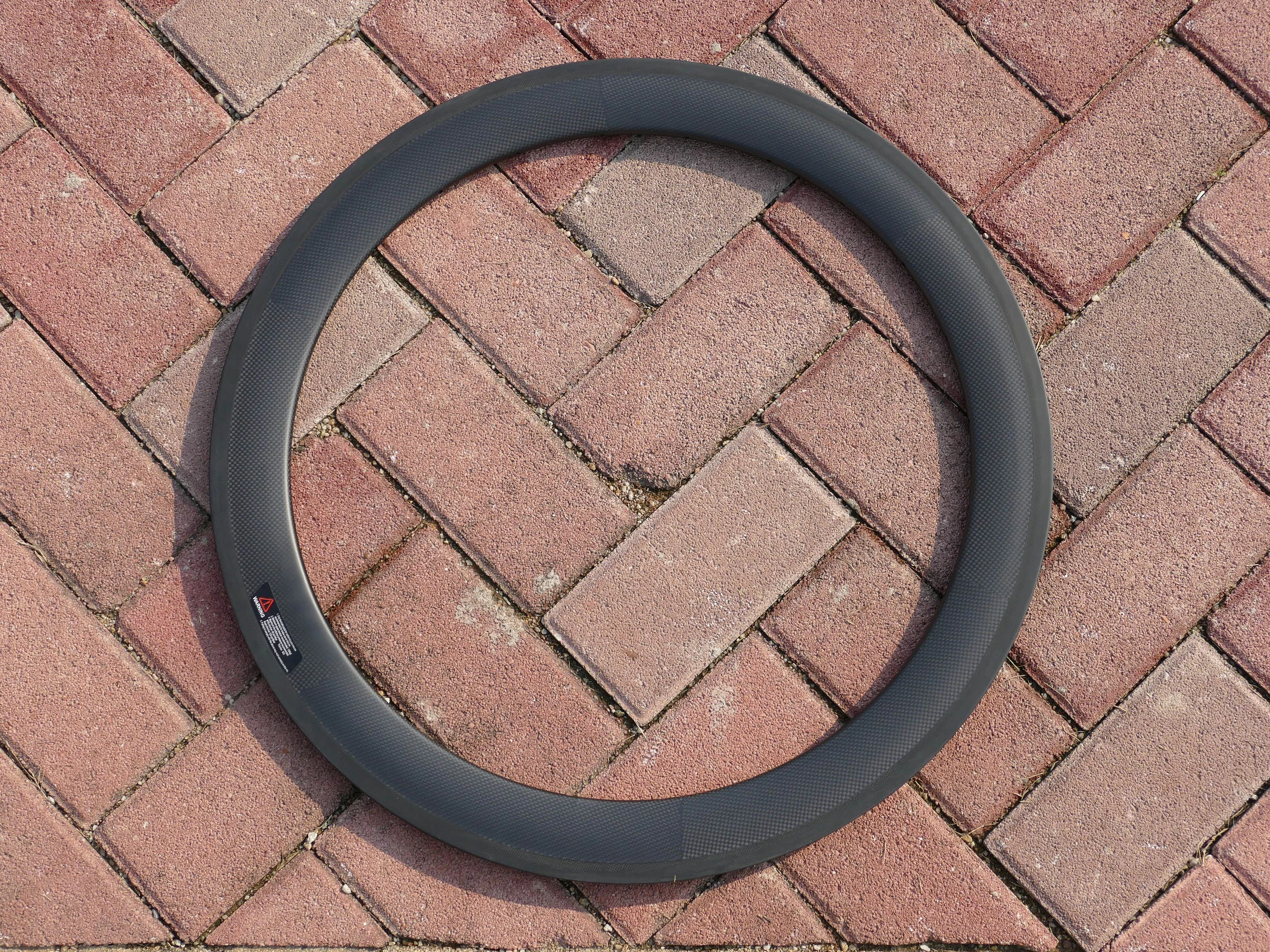 В комплект входит 1 пара ободов полностью карбоновые колеса для дорожного