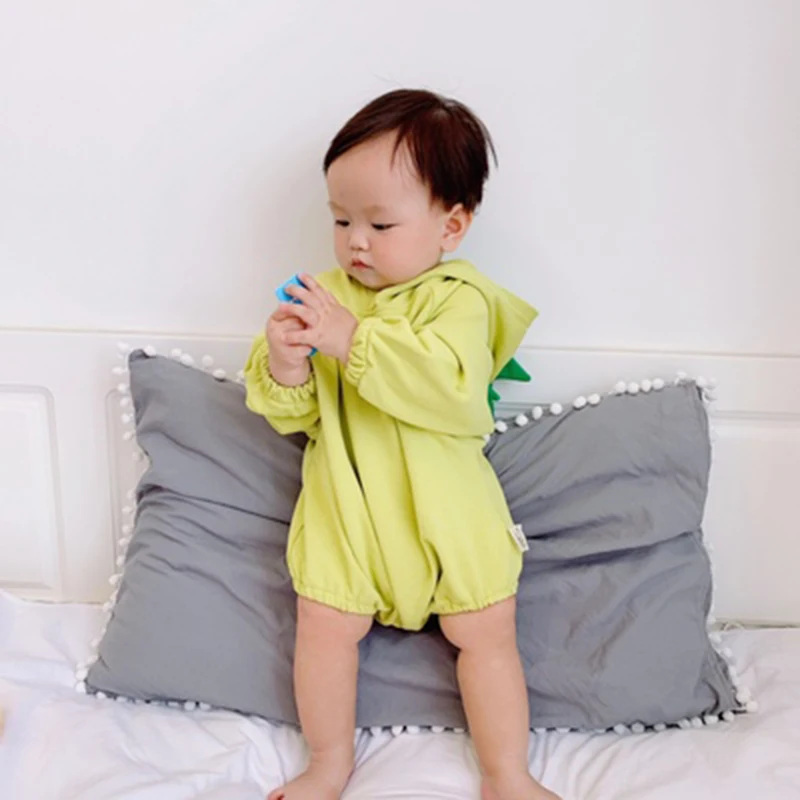 Для маленьких мальчиков и девочек зеленая куртка с капюшоном &quotДинозаврик&quot