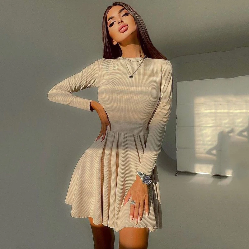 Женское трикотажное ажурное платье привлекательное плиссированное с длинным