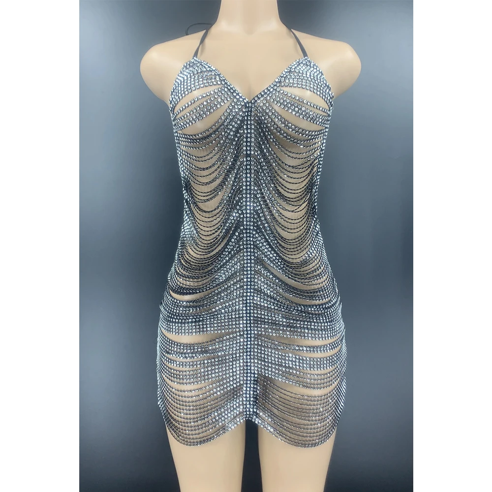 Черно-серебристое короткое платье стразы на цепочке для выпускного вечера