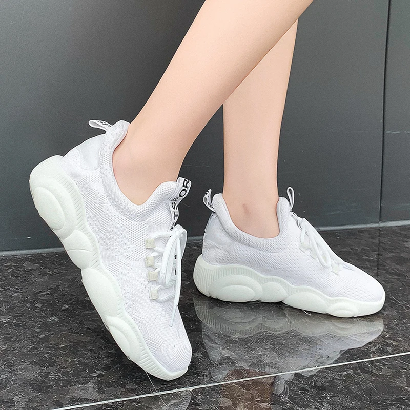Кроссовки женские легкие на платформе дышащие шнуровке повседневная обувь весну