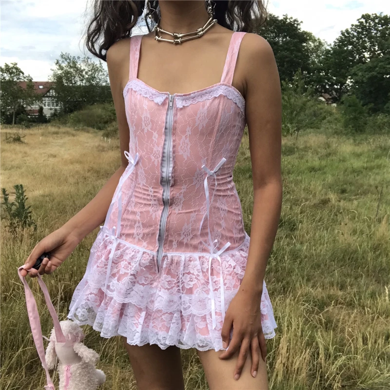 

Платье-комбинация женское кружевное с V-образным вырезом и оборками