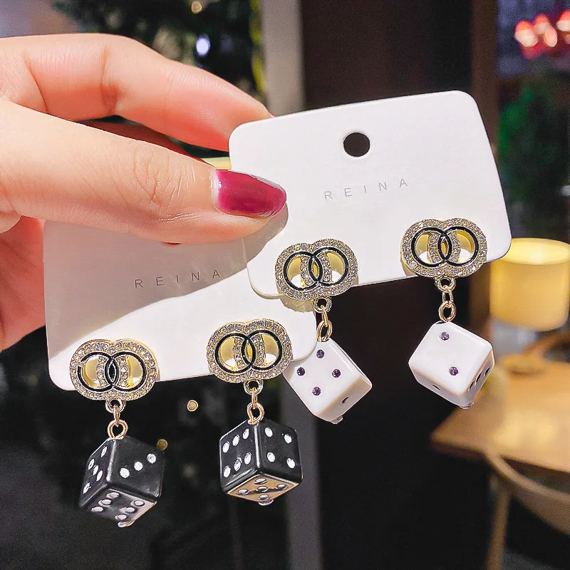 

2021Funny 3D Dice Pendant Dangle Earrings Dangle Necklace Cool Punk Drop Earring Tassel Casino Women Men Jewelry Personality Fun