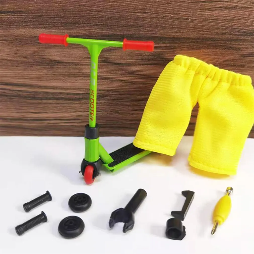 

Finger Scooter Skateboard Shoe Accessories Set Two Wheel Skate Clothes Fingerboard Bikes Fingertip Novelty Scooters Toys