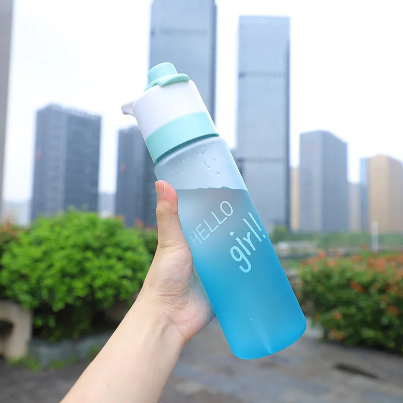 

Sports Spray Cooling Plastic Water Bottles Leak-Proof BPA Free 500ml Summer Sports Drinking Bottle Camping and Outdoor Activity