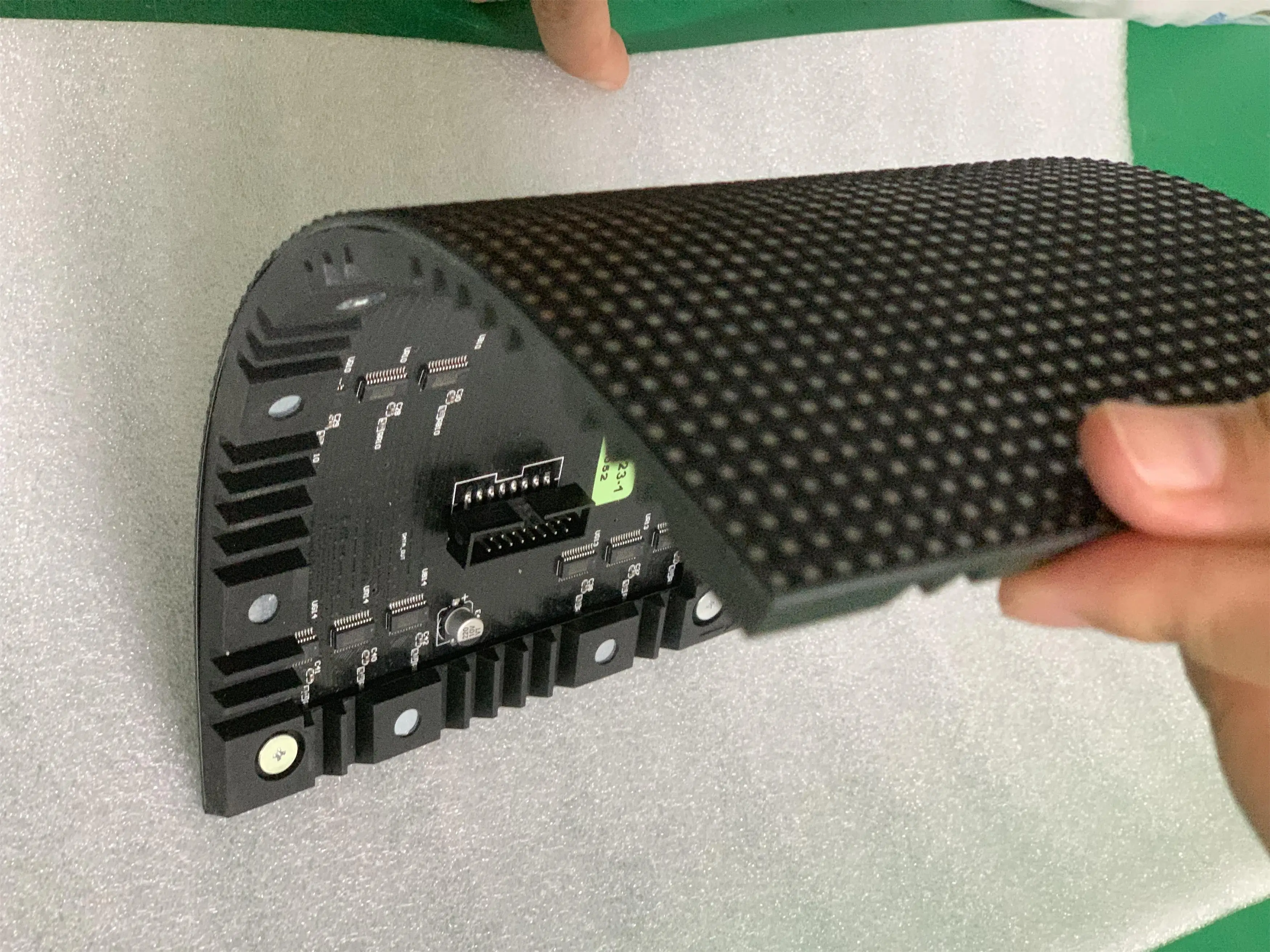AliExpress хорошая цена мягкий светодиодный модуль, светодиоды matrix p4 32x64 128 мм x 256 мм, внутренний круглый мягкий светодиодный видео настенный модуль p3 p4