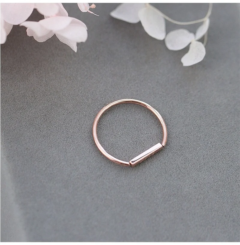 

New Korean version of simple LOVE letter square thin coil ring female fashion titanium steel plated 18K rose gold tail ring
