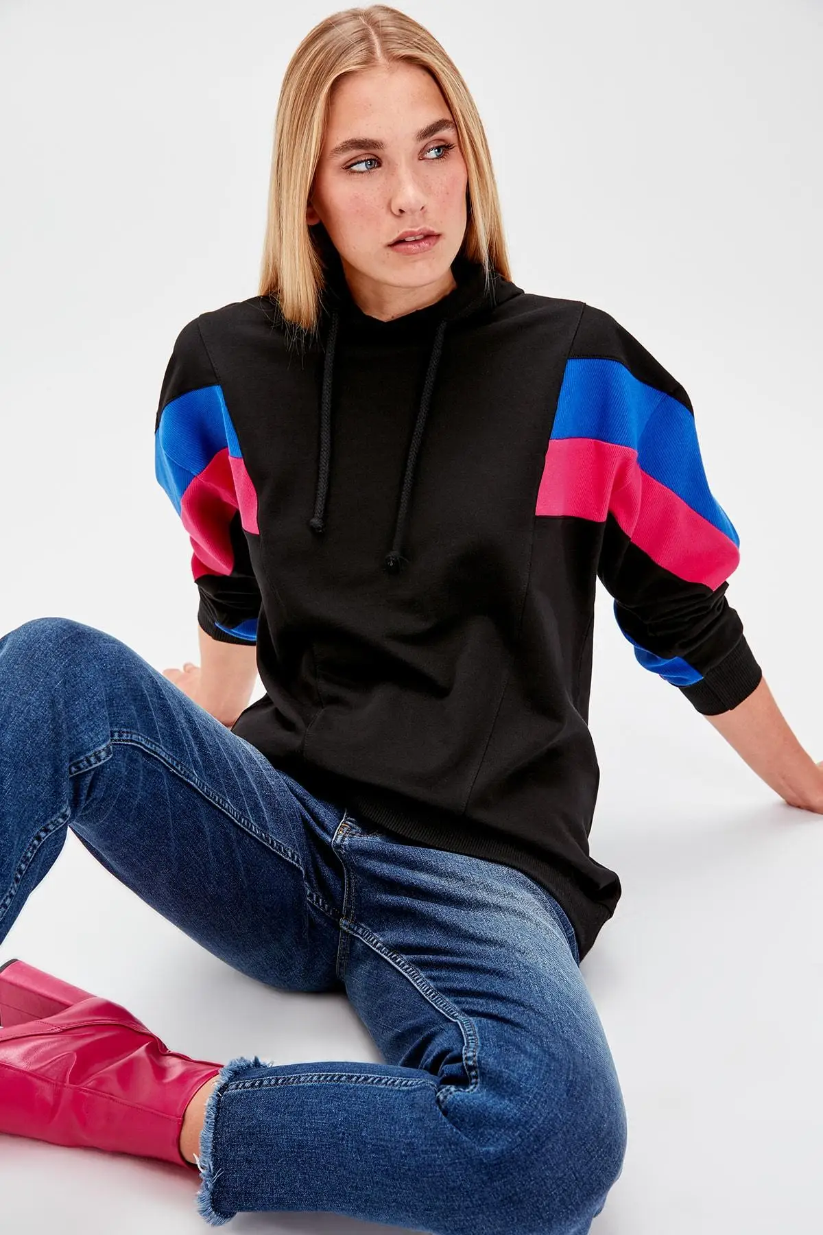 Trendyol черный с цветным блоком Boyfriend трикотажный Свитшот TWOAW20SW0075