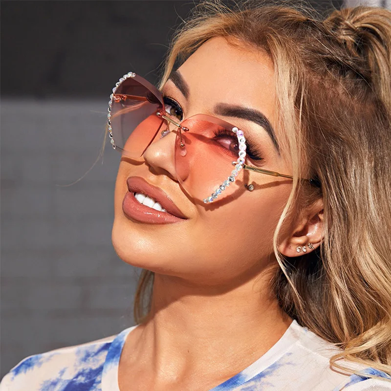 

Fashion New Polygon Sunglasses Trend Diamond Frameless Woman Personality Ocean Piece Gradient Color Glasses Personality Wild