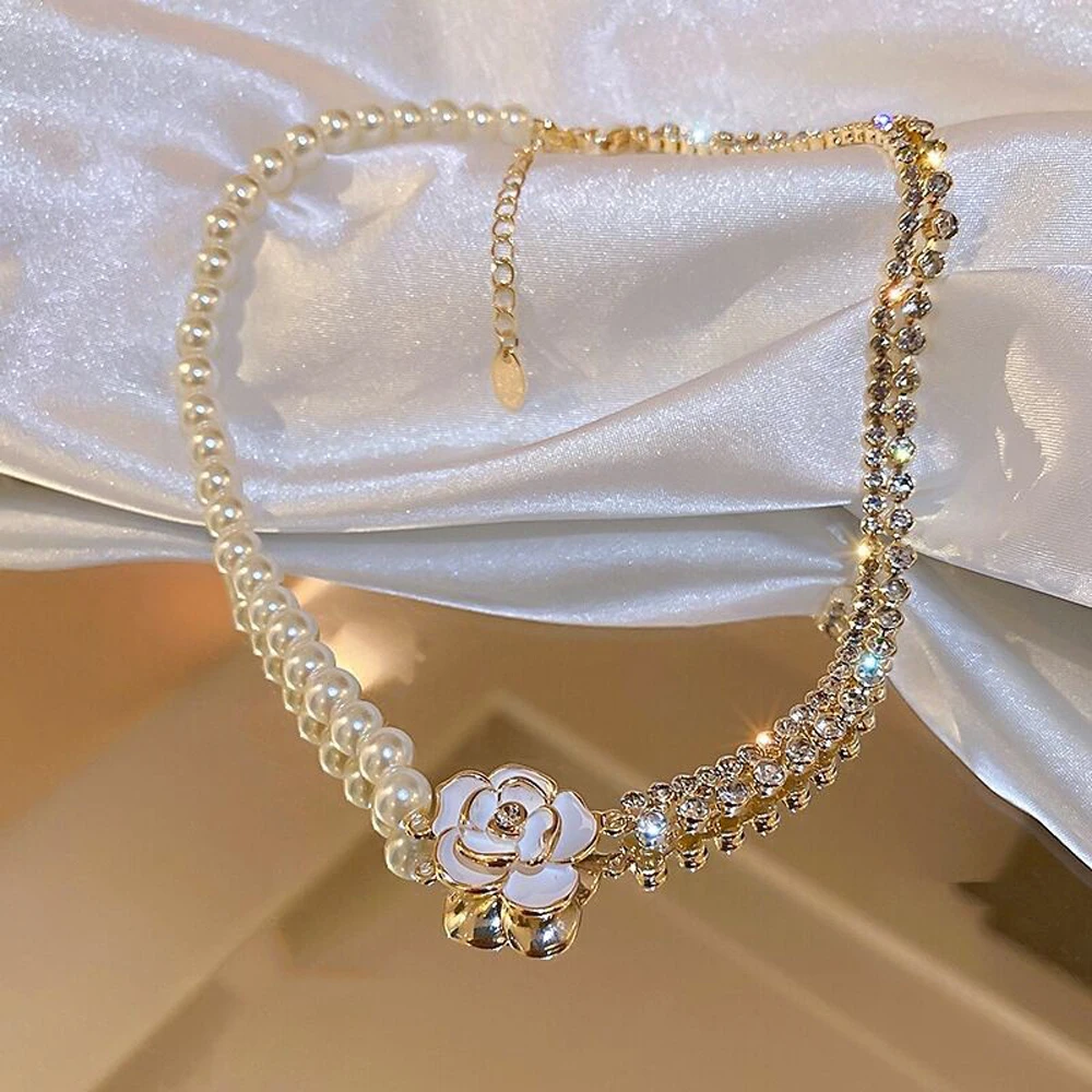 

2021 South Korea Fashionable New Set Auger Camellia Ms Pearl Necklace, Personality Are Plush Collarbone Chain Party Jewelry Gift