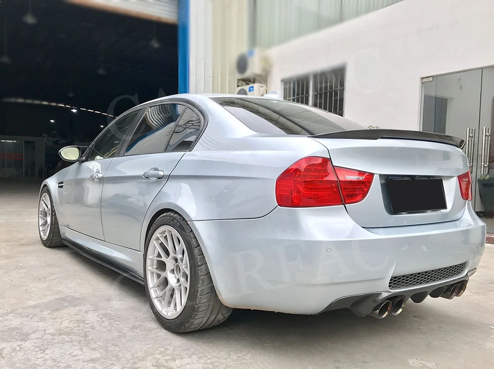 Карбоновые боковые юбки и облицовка багажника для BMW 3 серии E90 E92 E93 M3 2008-2013 года в стиле автомобиля.