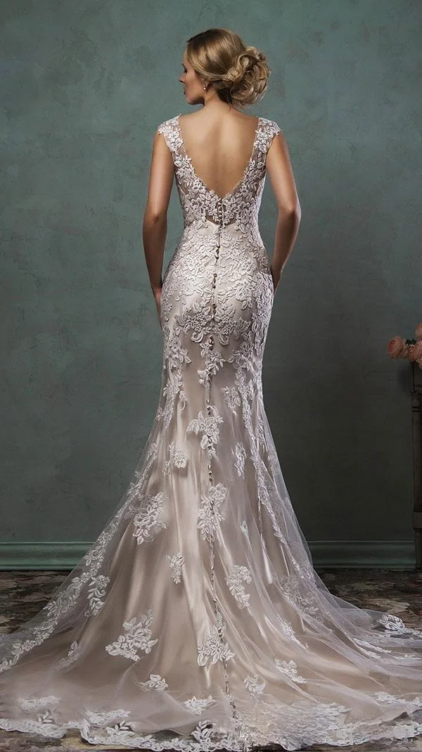 

Vintage Amelia Sposa 2020 Champagne Lace Appliqued Mermaid Wedding Dresses Eleagnt Open Back V Neck Plus Size Beach Bohemian