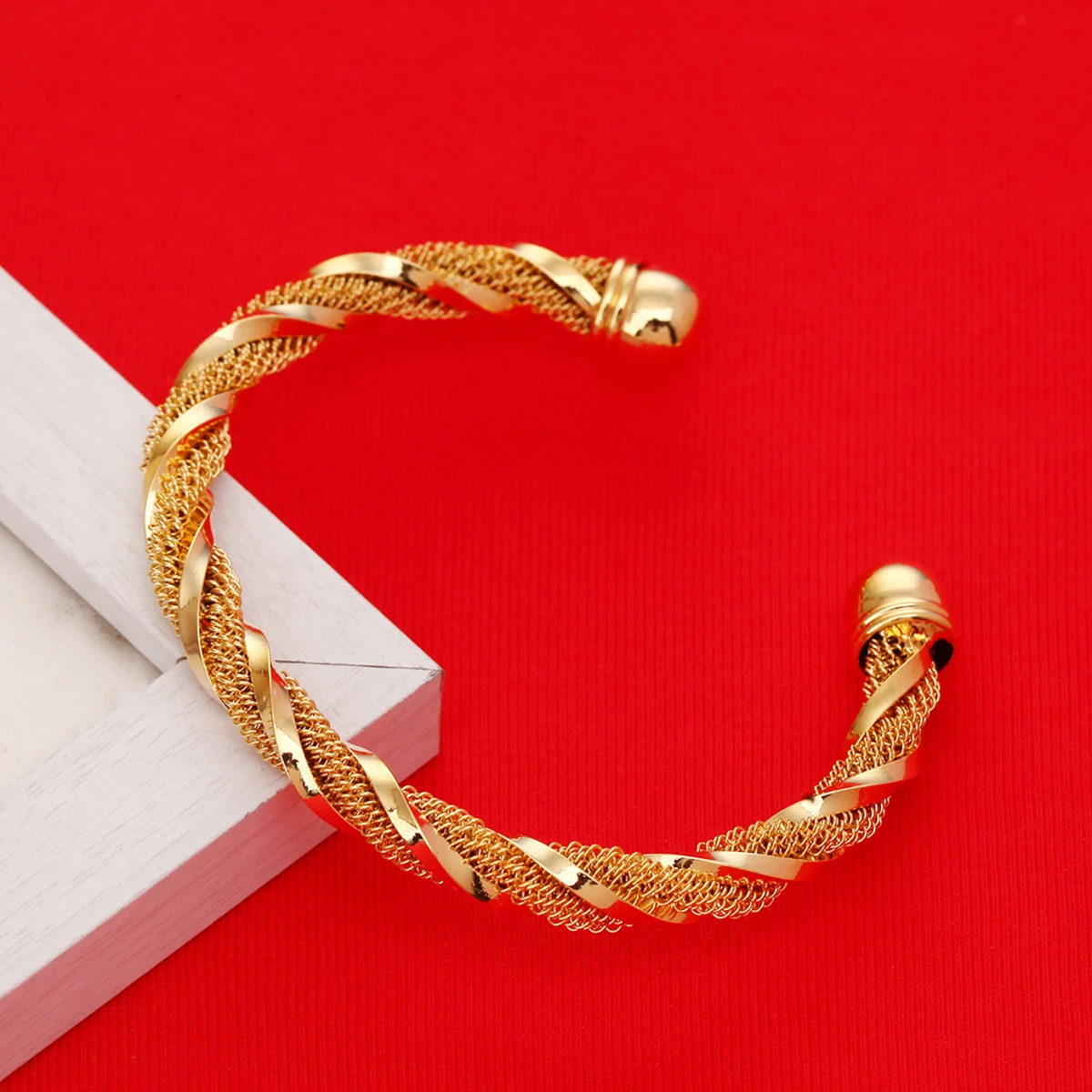 Модные аксессуары ювелирные изделия новый простой геометрический золотистый