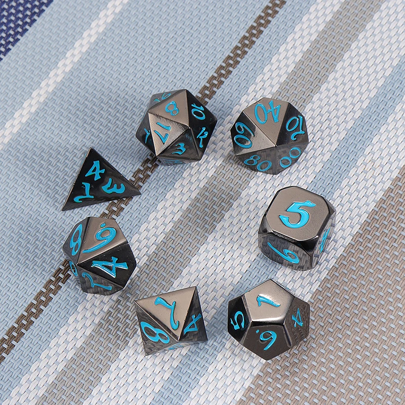7 шт цинковые тяжелые металлические многогранные игральные кости DnD RPG комплект с черной тканевой сумкой Семейные развлекательные игровые кубики многомерные - Цвет: 5
