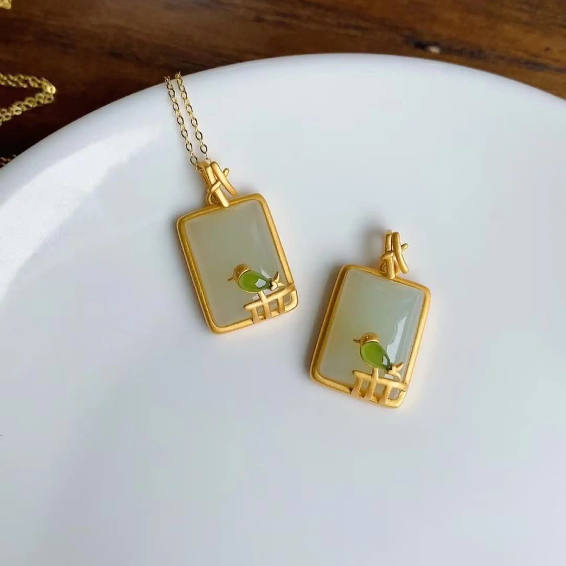 

Counter Style Gilding Inlaid Natural Hetian Jade Square Plate Pendant Fence Bird Jasper Gifts for Girlfriend jade necklace