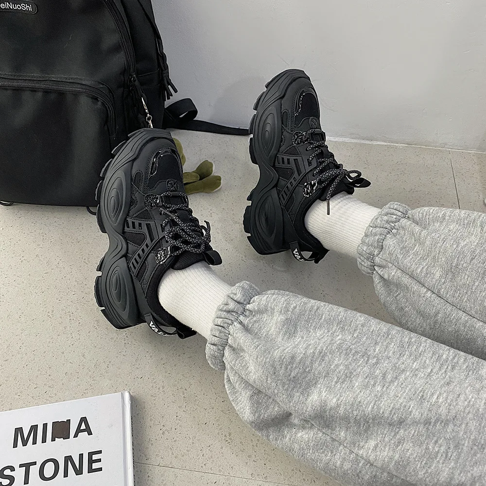 

Black thick-soled sneakers women 2020 autumn and winter new all-match casual outdoor sports running shoes women