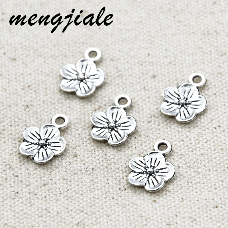 Лидер продаж подвески из металлического сплава в виде маленького цветка