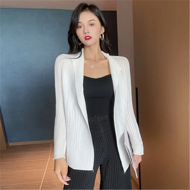 

Miyake folds 2021 early autumn new outer jacket pleated clothing personalized women's jacket life elegant corn kernels