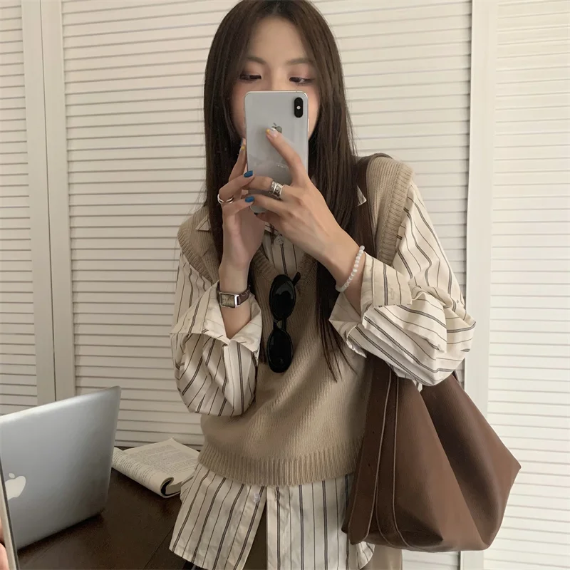 

Осенняя свободная нишевая полосатая рубашка, вязаный однотонный жилет