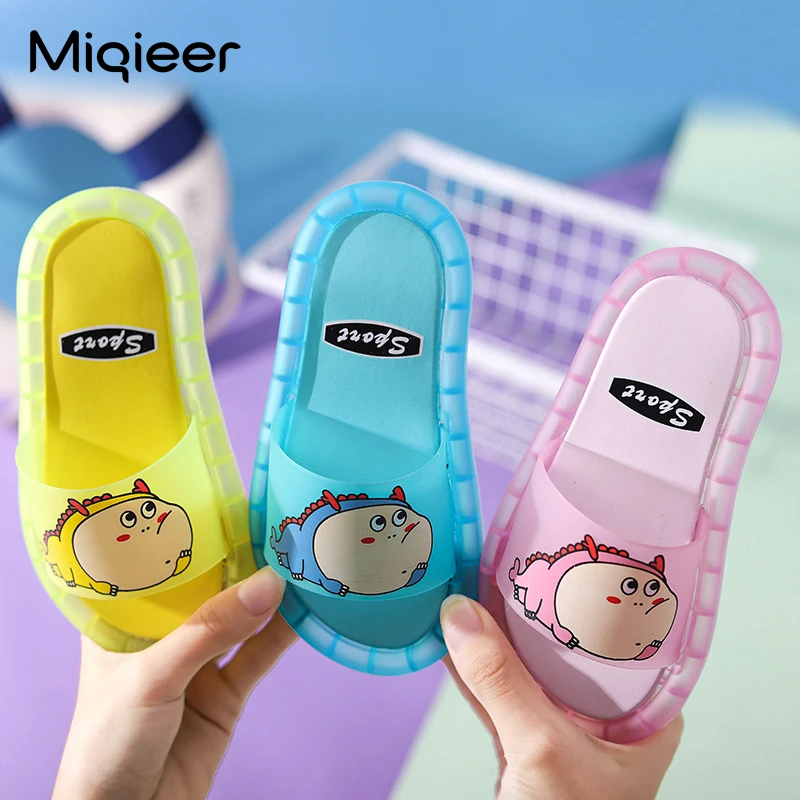 Симпатичные детские тапочки с динозавром летние светящиеся Мультяшные шлепанцы