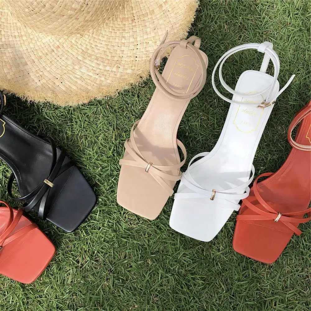 Женские босоножки на среднем каблуке с открытым носком в Корейском