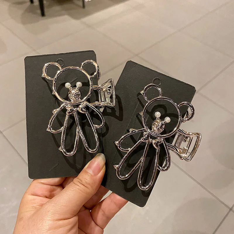 

1Pc Hollow Bear Hair Catching Headdress Catching Clip Female Summer Head Shark Clip Large Hair Clip Cartoon Hair Accessory