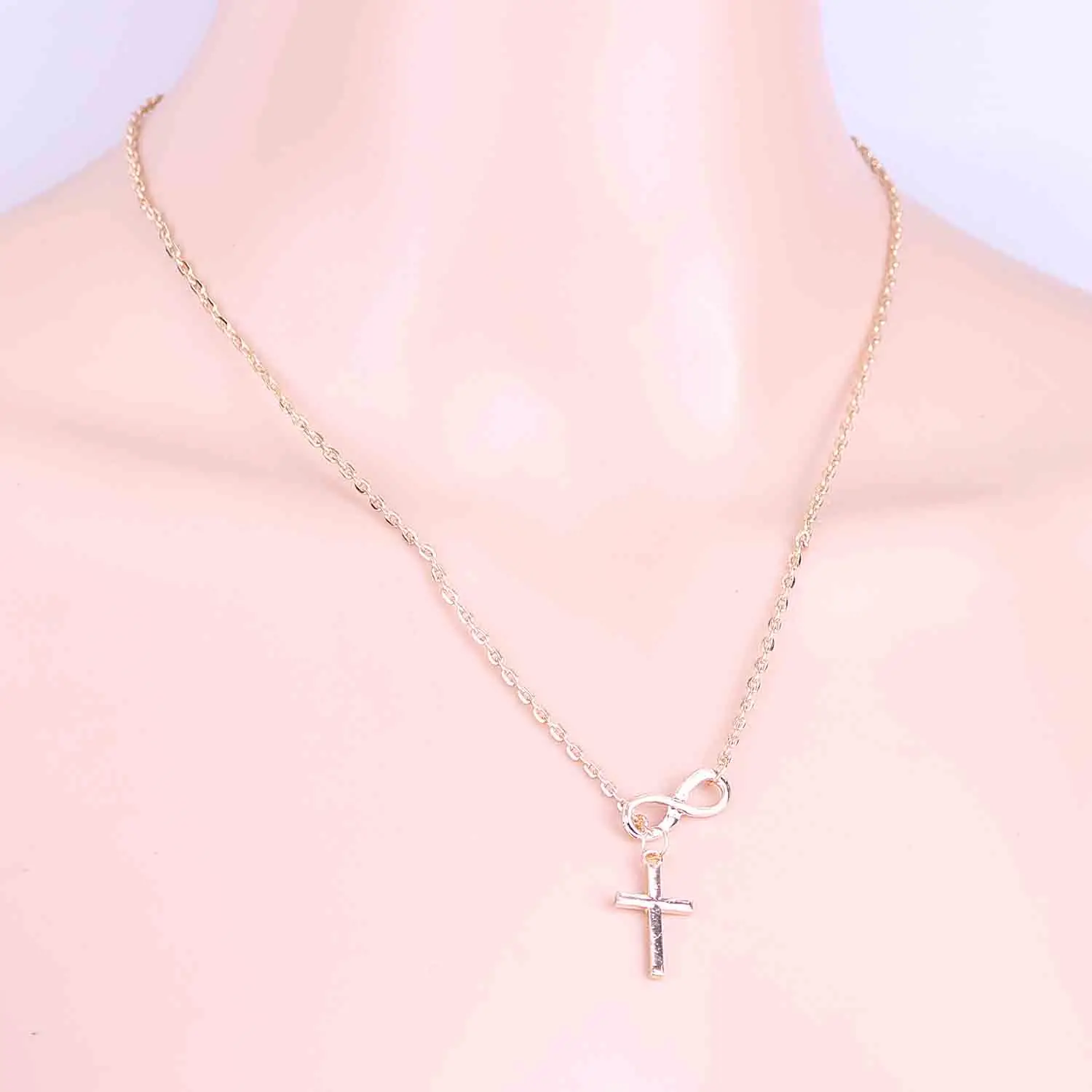 

Yayi Jewelry Fashion Personalized Stainless Steel Gold Color Chain Weeding Bridal Party Necklaces Mom Birthday Gift