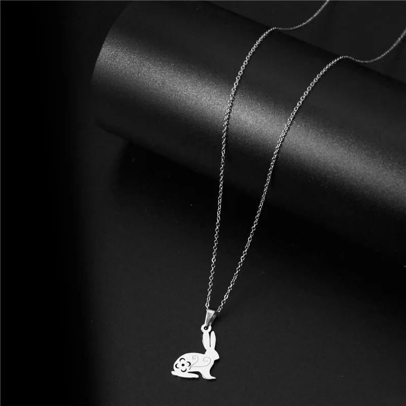 

2021 Classic Titanium Steel Rabbit Animal Pendant Necklaces for Women Man Cute Rabbit Necklace Jewelry Gift Accessories