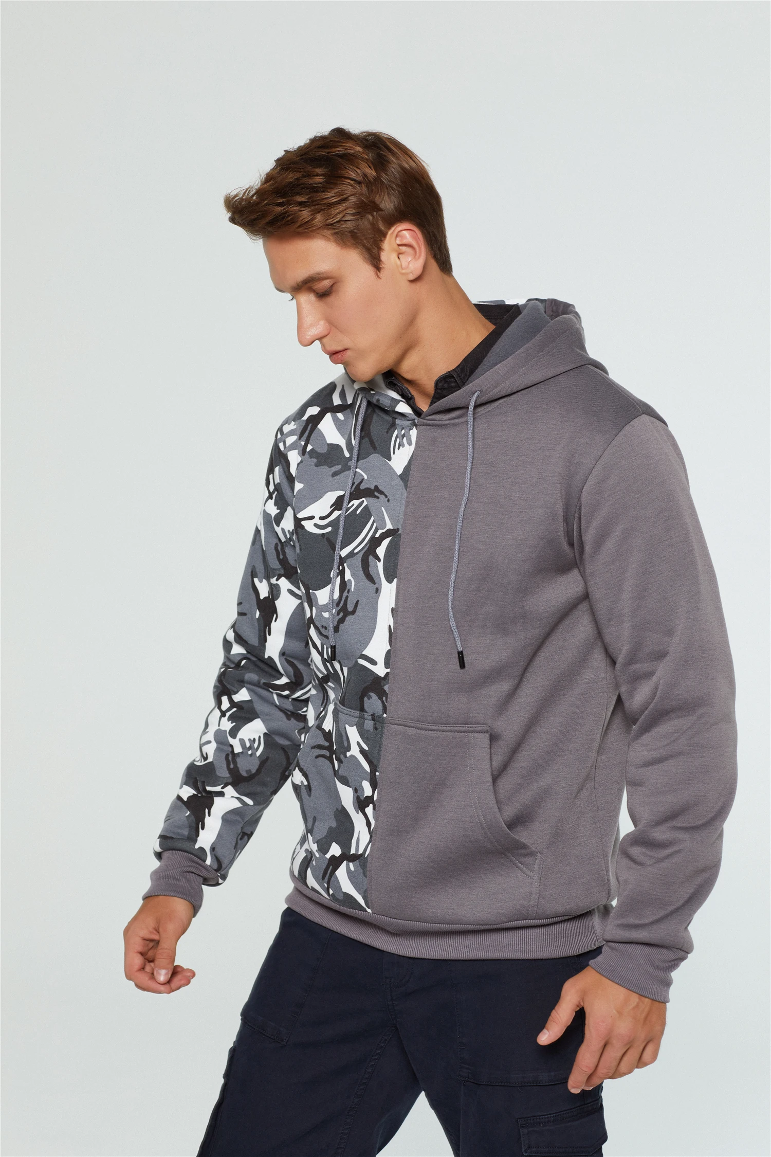 Осенне зимняя новая стильная мужская камуфляжная Толстовка контрастных цветов