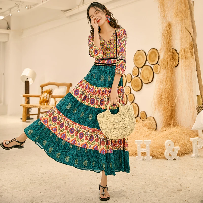 

Fashion Layered Pleated Swing Floral Embroidery Maxi Dress Elegant Muslim Arabian Oman Long Sleeve Dresses 2021 New Robe Femme