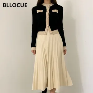 Женский комплект из 2 предметов BLLOCUE, однобортный свитер с жемчугом и высокой талией, Осень-зима, кардиган с пуговицами